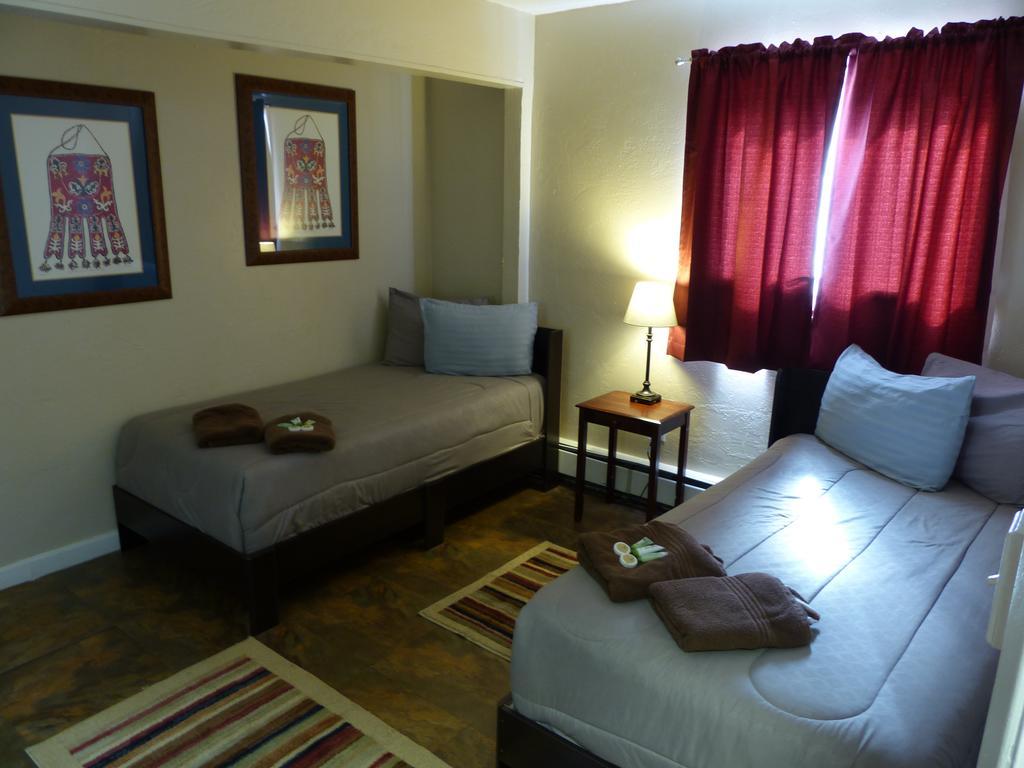 Bent Prop Inn & Hostel Of Alaska - Downtown แองเคอเรจ ภายนอก รูปภาพ