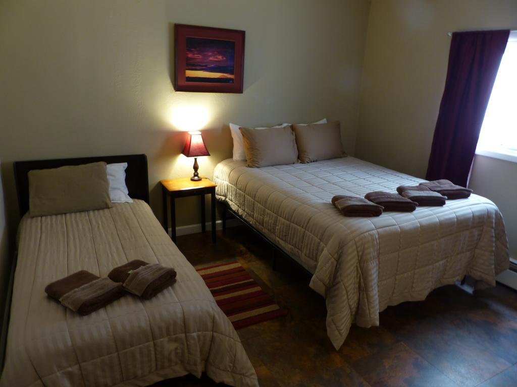 Bent Prop Inn & Hostel Of Alaska - Downtown แองเคอเรจ ภายนอก รูปภาพ