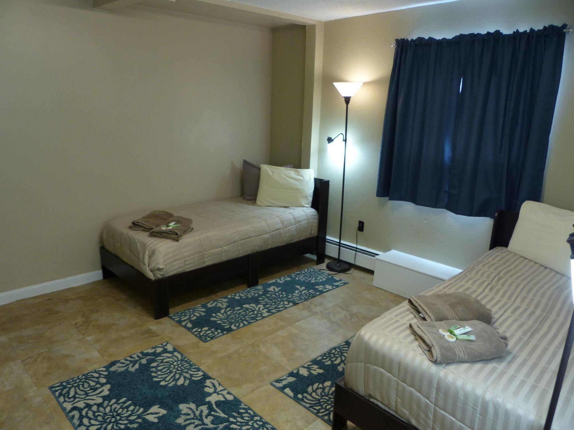 Bent Prop Inn & Hostel Of Alaska - Downtown แองเคอเรจ ภายนอก รูปภาพ