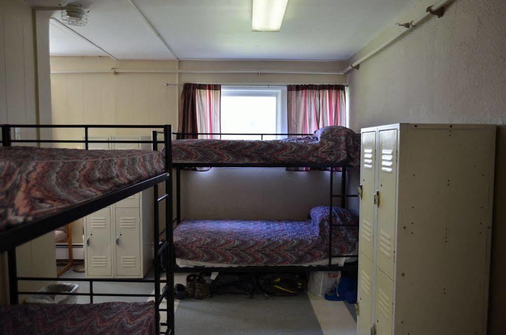 Bent Prop Inn & Hostel Of Alaska - Downtown แองเคอเรจ ภายนอก รูปภาพ
