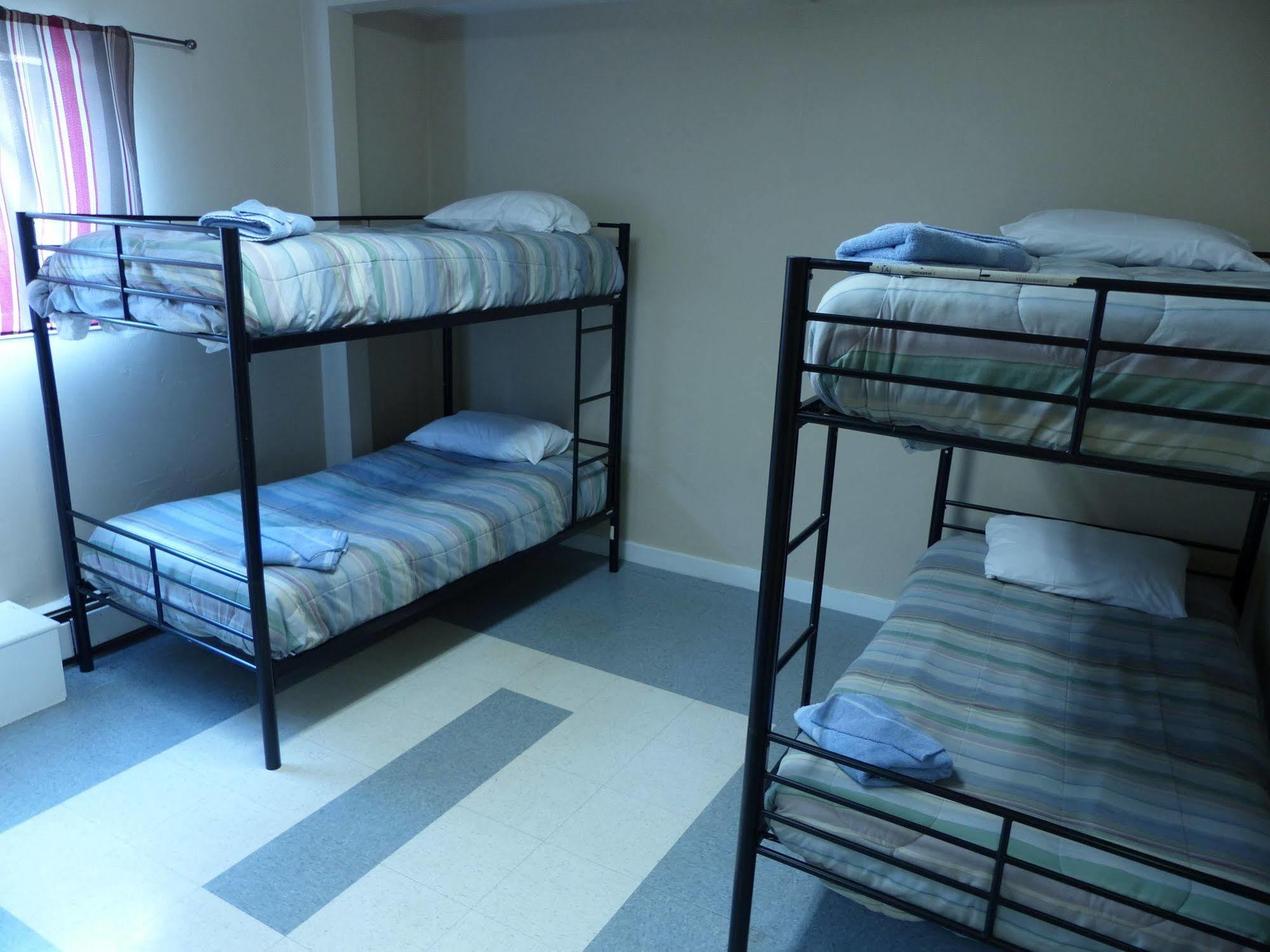 Bent Prop Inn & Hostel Of Alaska - Downtown แองเคอเรจ ภายนอก รูปภาพ
