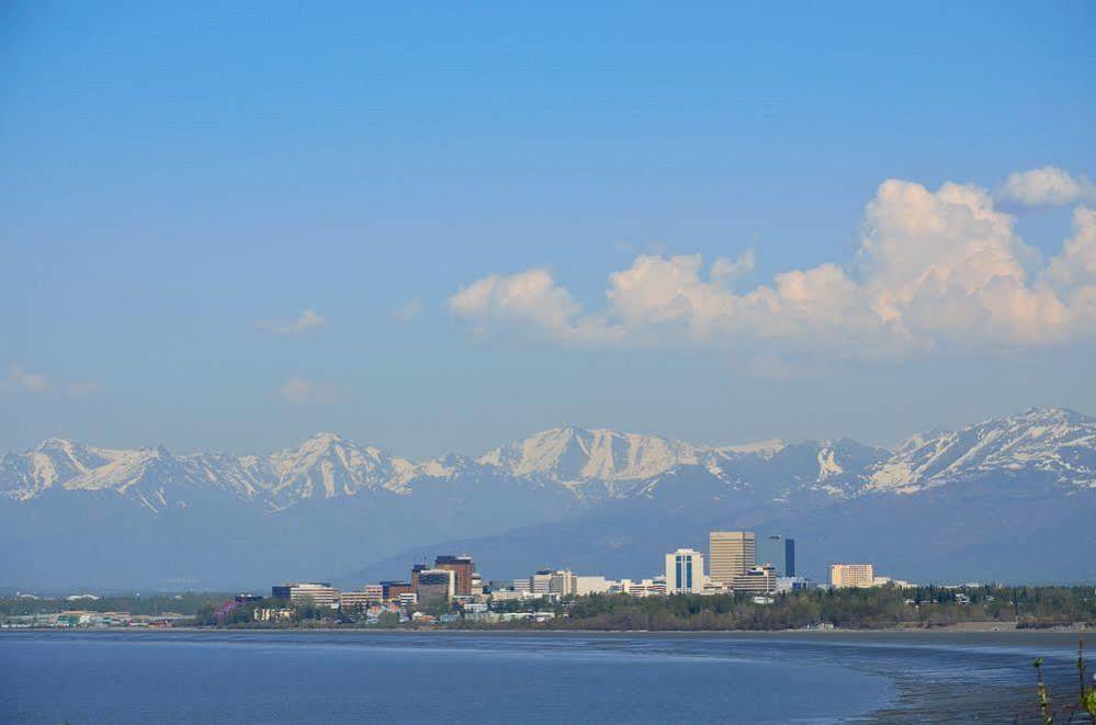 Bent Prop Inn & Hostel Of Alaska - Downtown แองเคอเรจ ภายนอก รูปภาพ